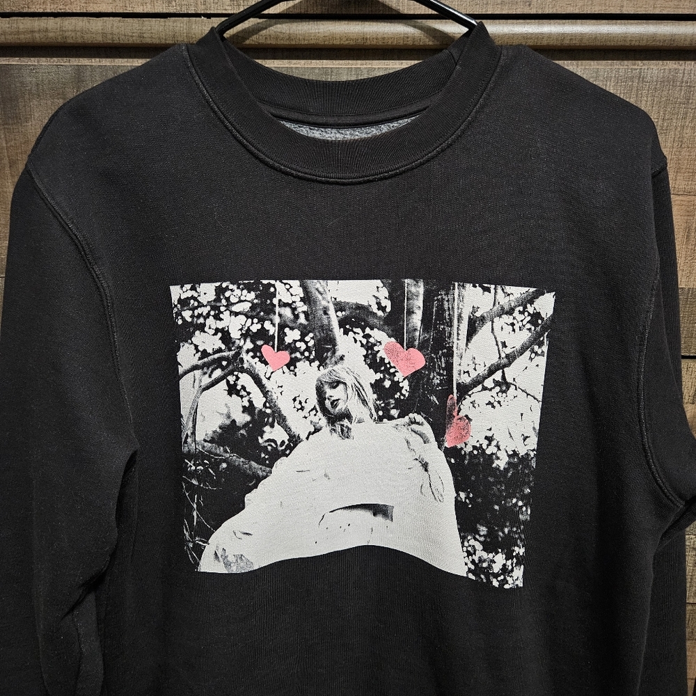 "Home is Where the Heart Is" Lover Valentine's Day Crewneck